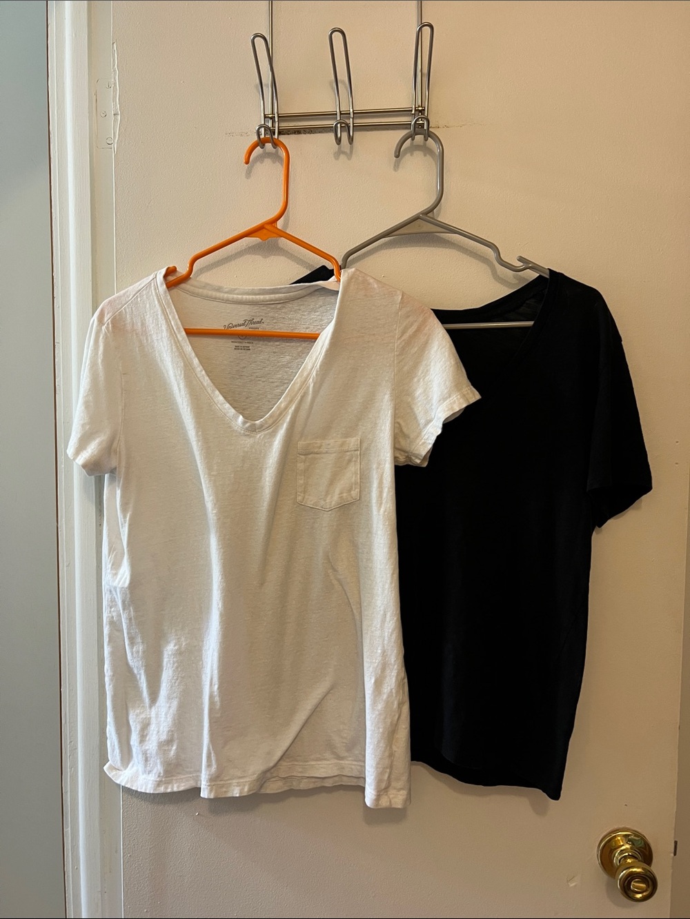 Bundle of 2 whisper cotton v neck t shirts madewell black white